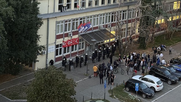 Upad na DIF s policijom